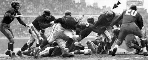 1943 Bears-Redskins action